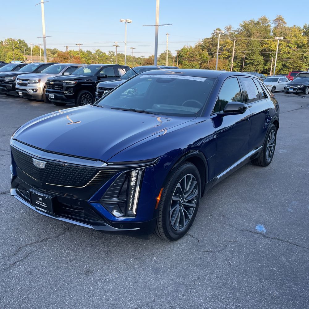 2024 Cadillac LYRIQ Sport 1