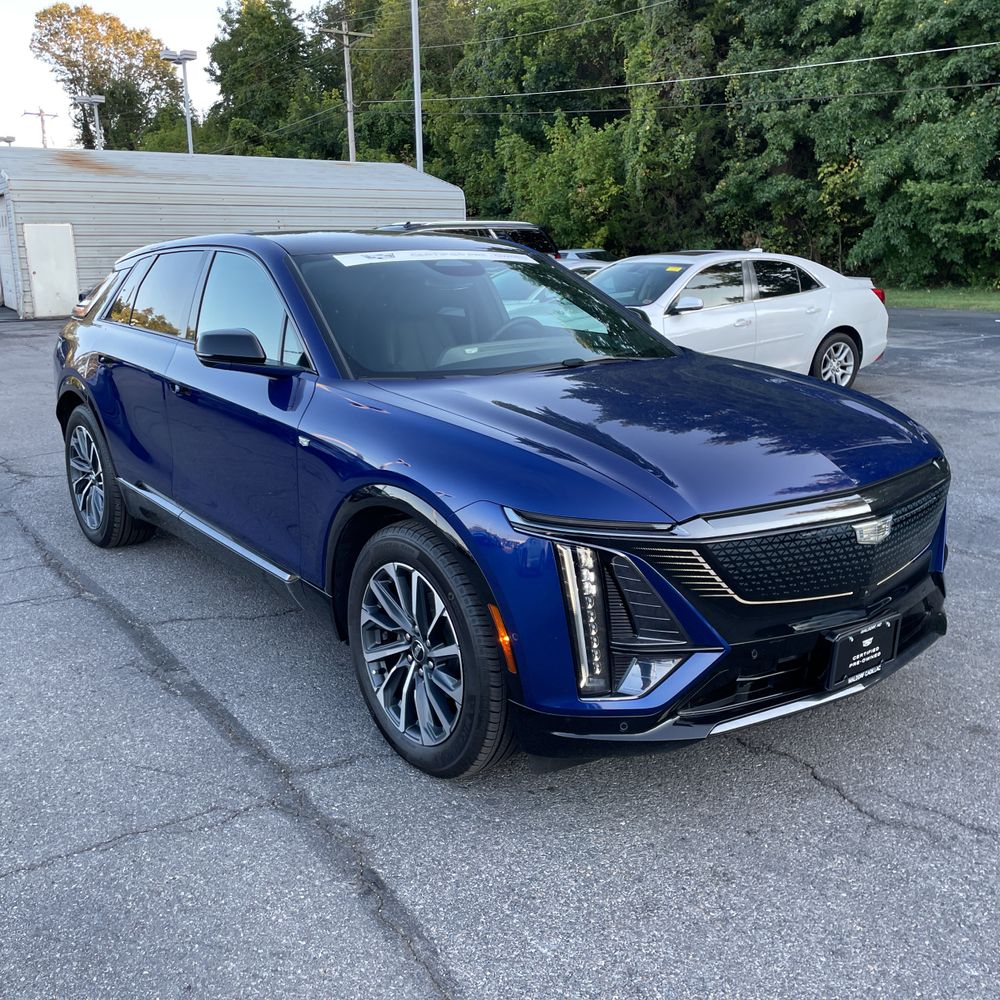 2024 Cadillac LYRIQ Sport 1