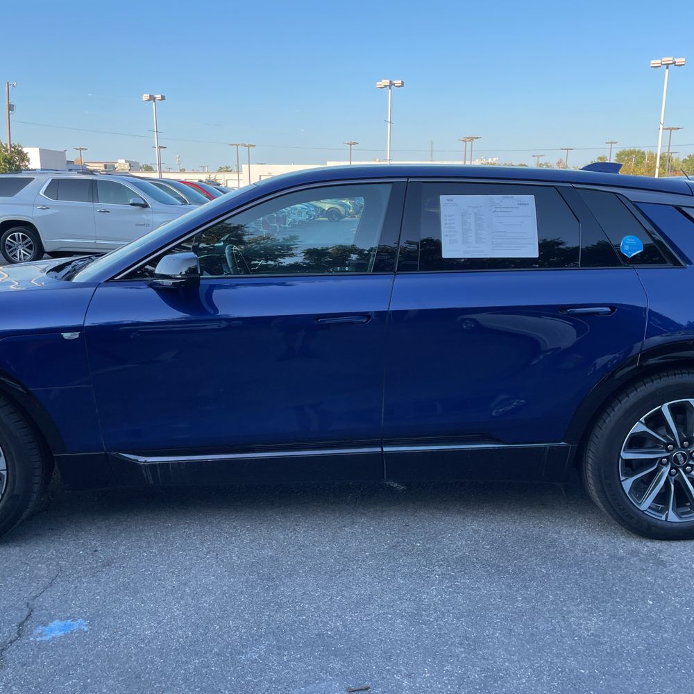 2024 Cadillac LYRIQ Sport 1
