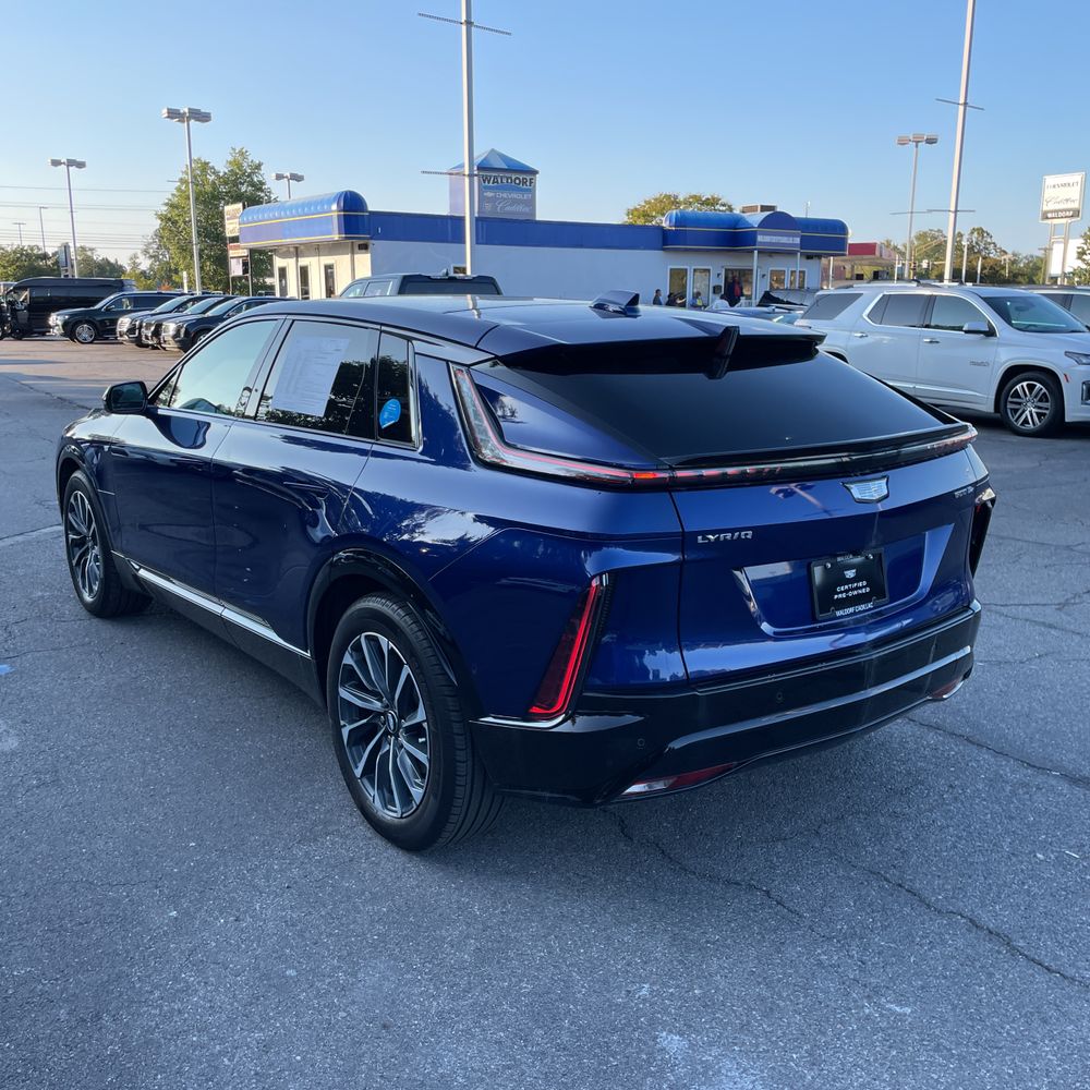 2024 Cadillac LYRIQ Sport 1