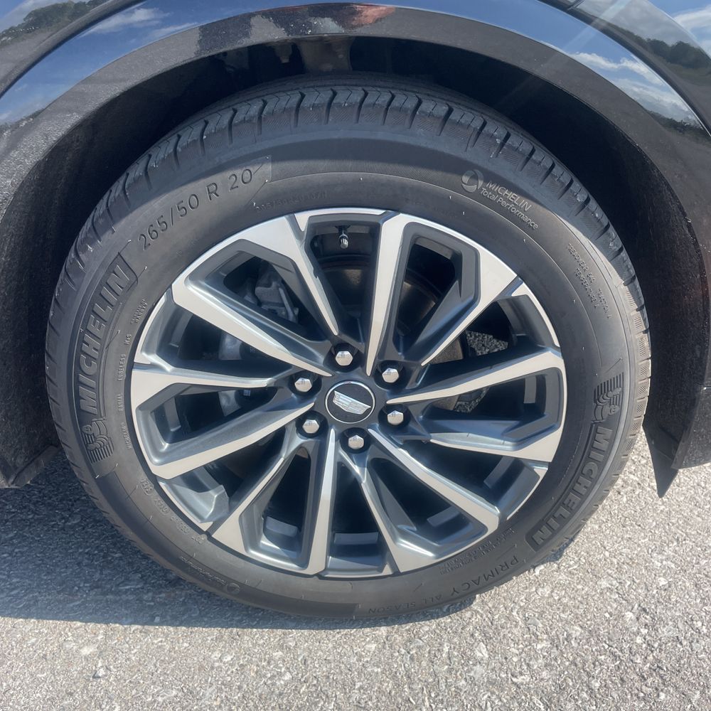2025 Cadillac Lyriq Sport 1