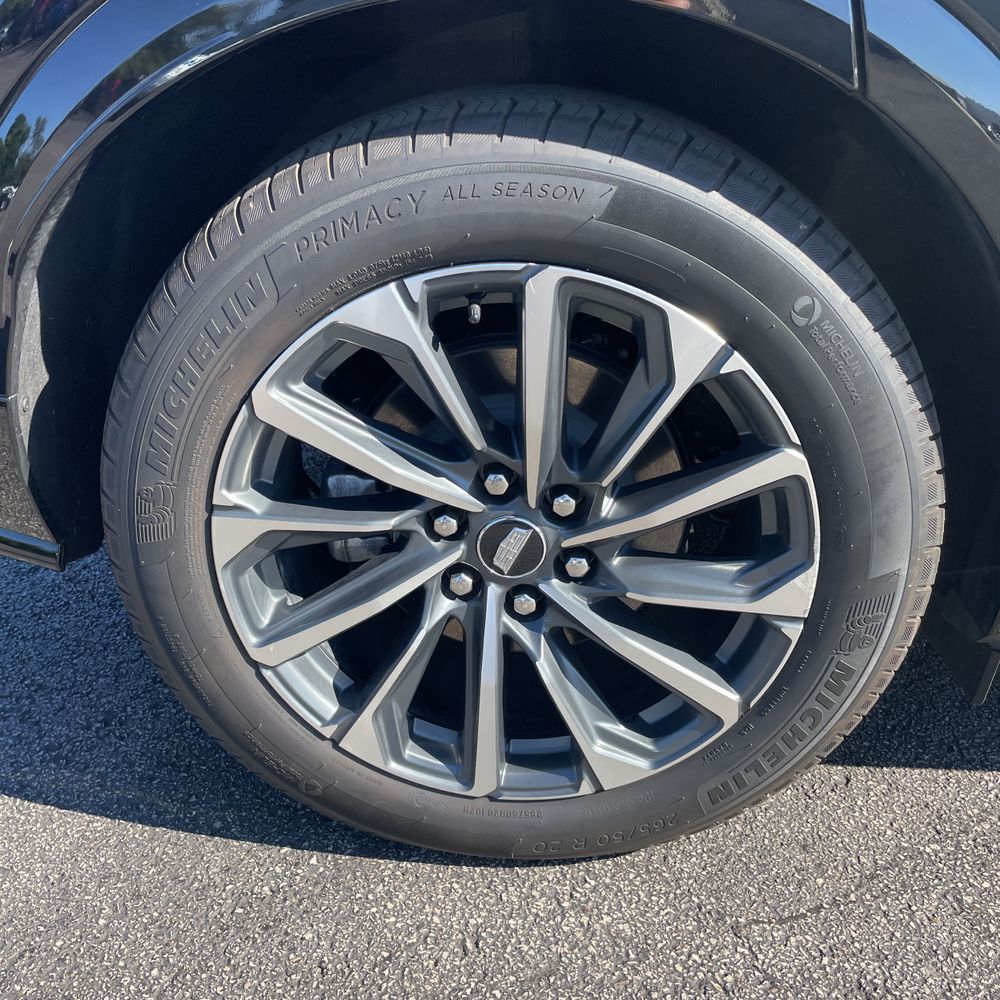 2025 Cadillac LYRIQ Sport 2