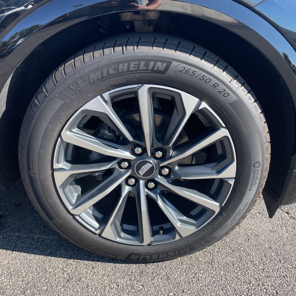 2025 Cadillac LYRIQ Sport 2