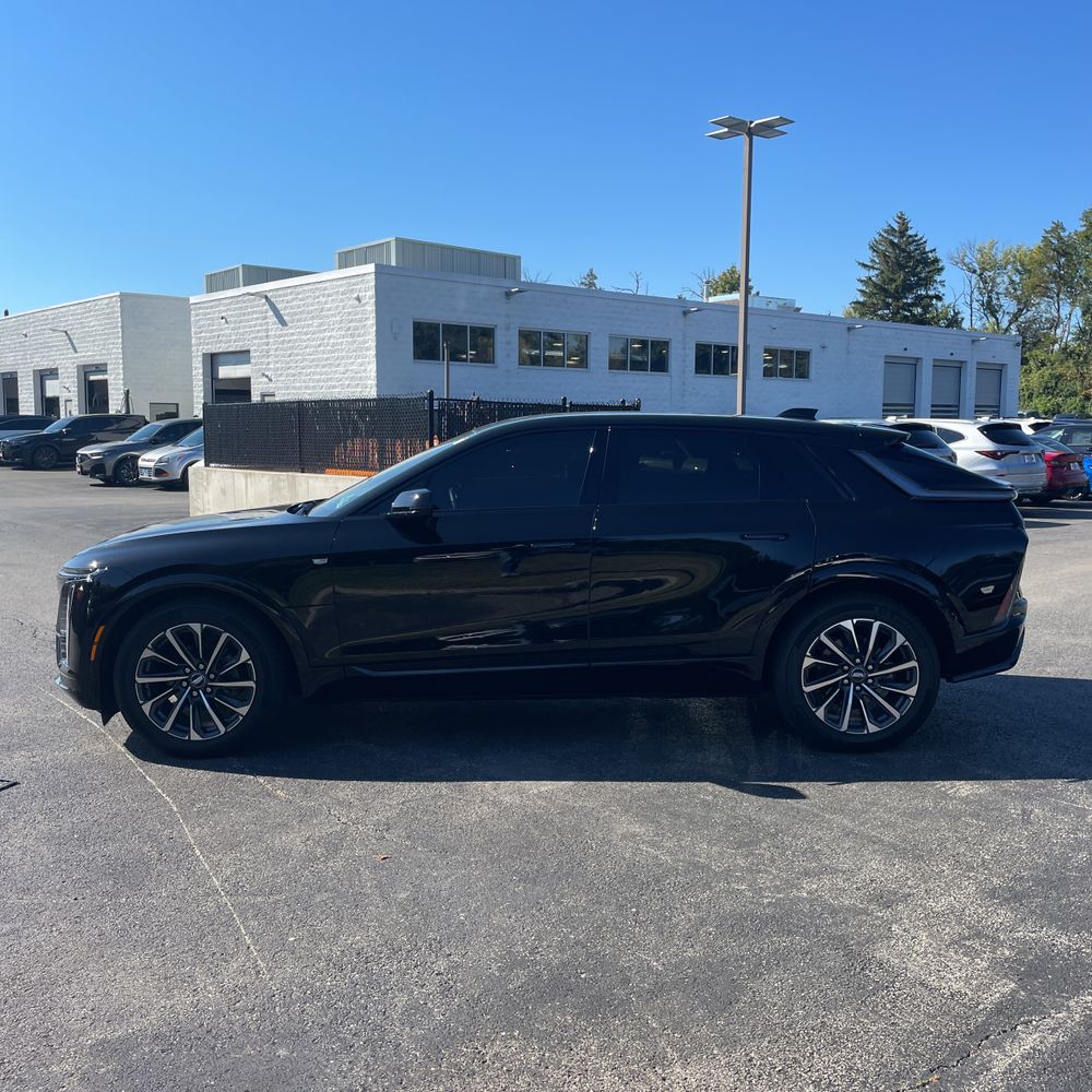 2025 Cadillac LYRIQ Sport 2