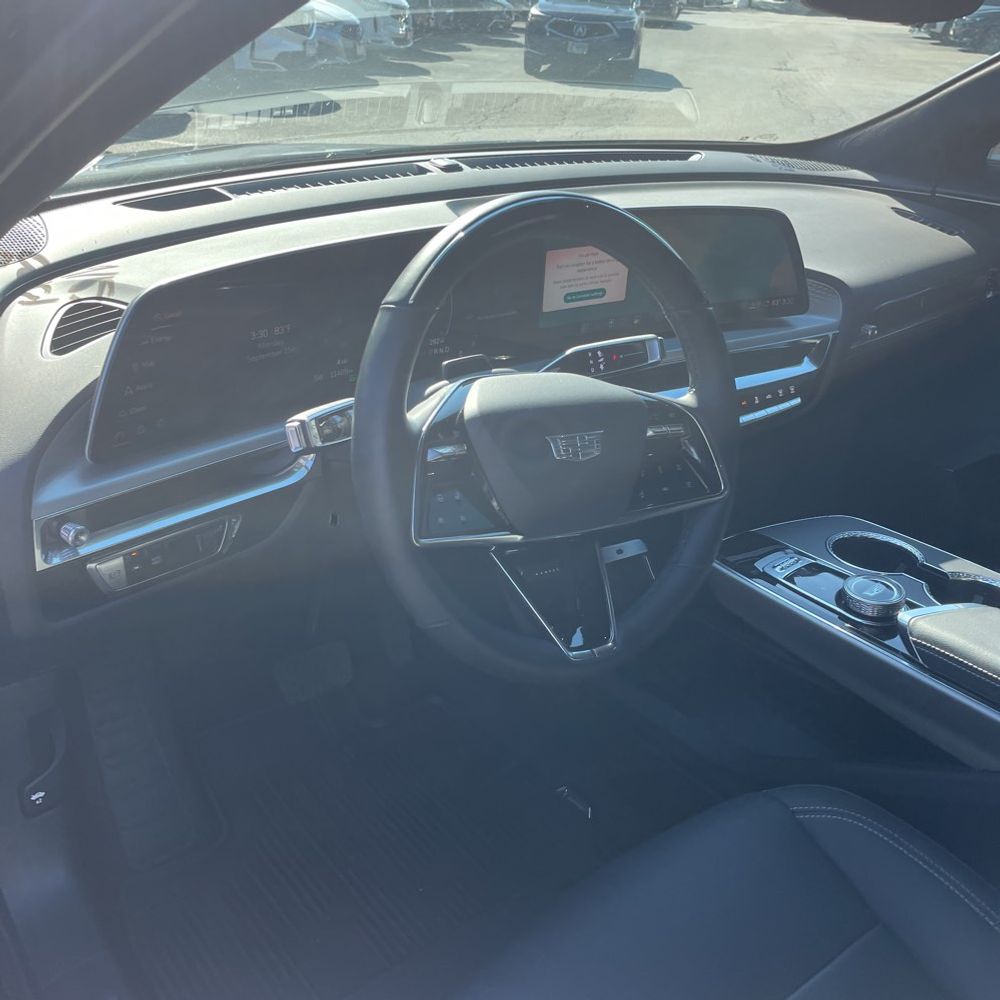 2025 Cadillac LYRIQ Sport 2