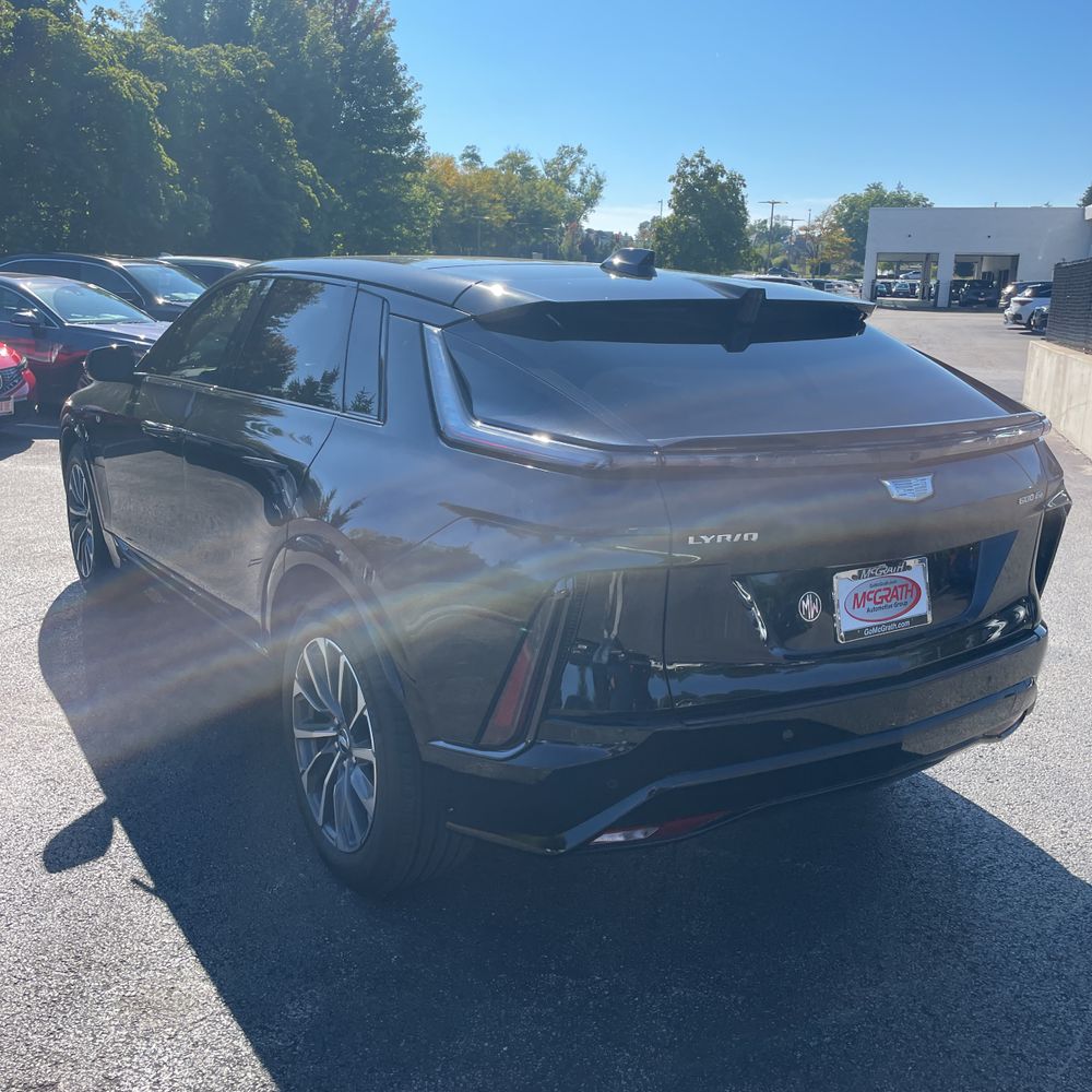 2025 Cadillac LYRIQ Sport 2