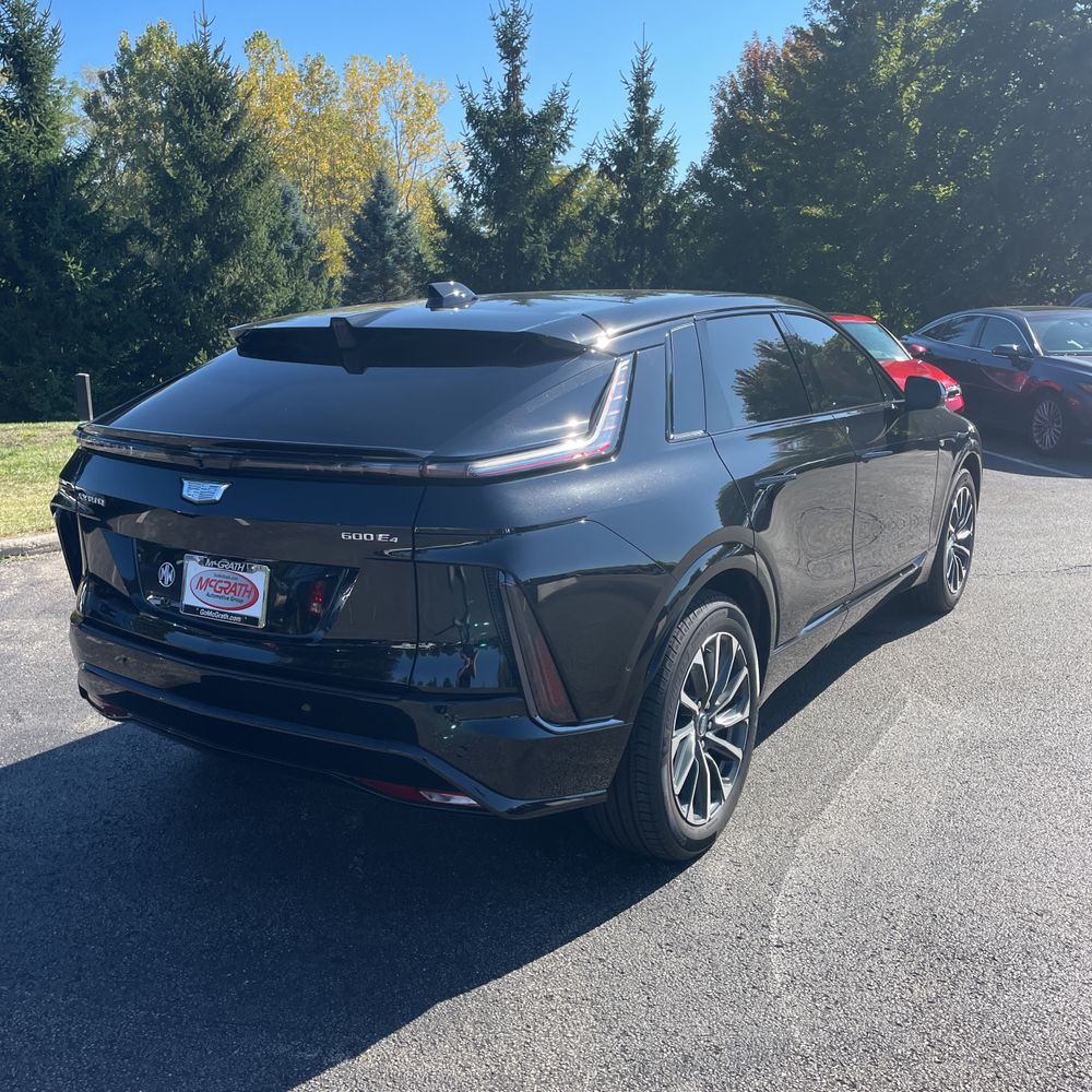2025 Cadillac LYRIQ Sport 2