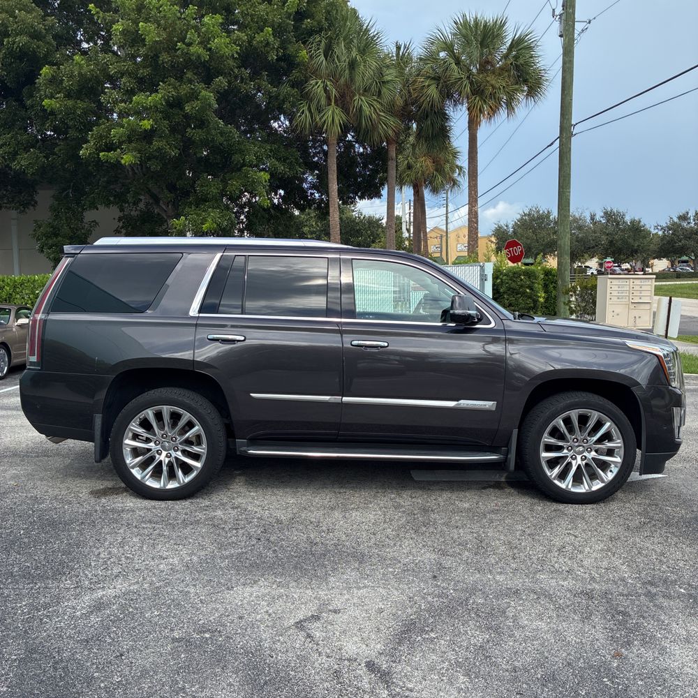 2018 Cadillac Escalade Luxury