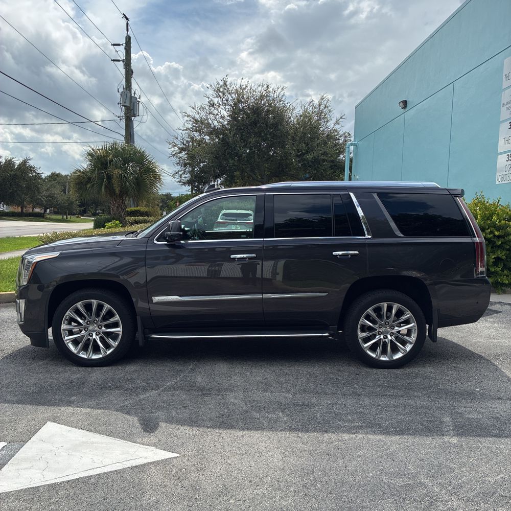 2018 Cadillac Escalade Luxury