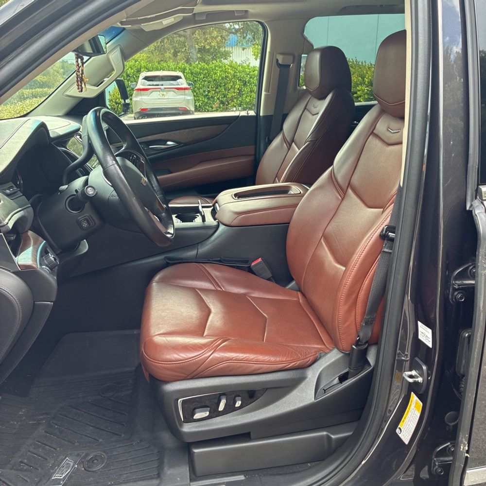 2018 Cadillac Escalade Luxury