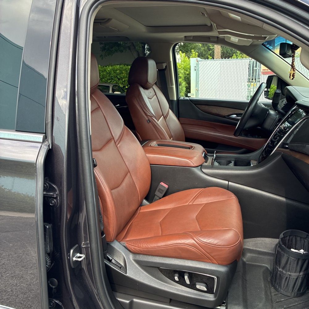 2018 Cadillac Escalade Luxury