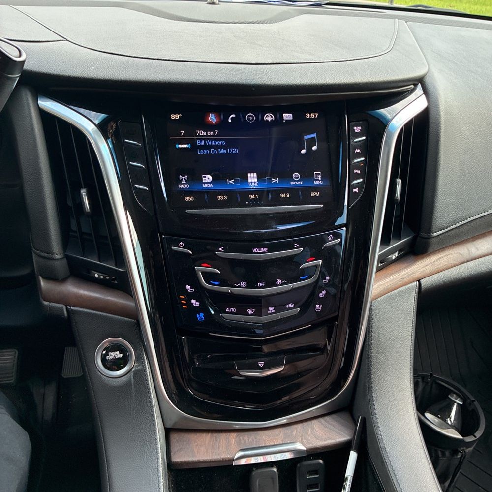 2018 Cadillac Escalade Luxury