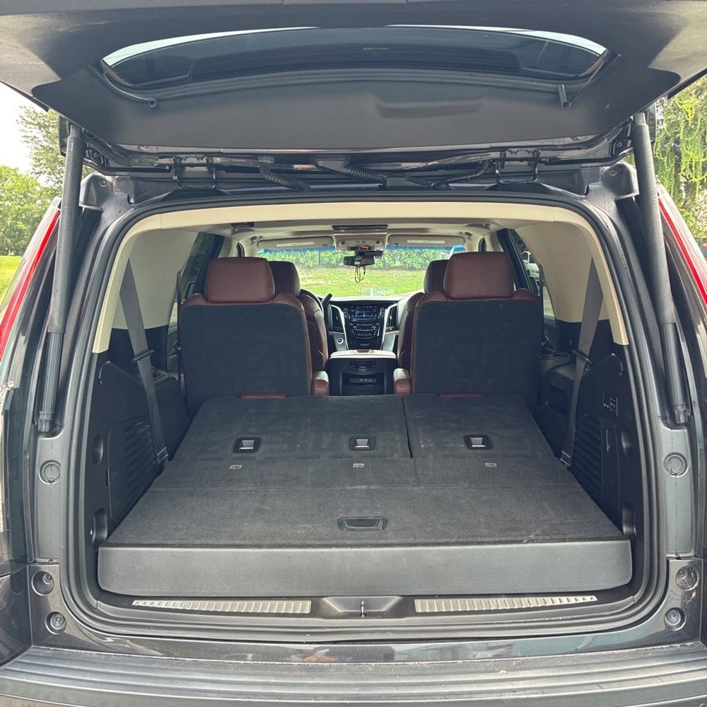 2018 Cadillac Escalade Luxury