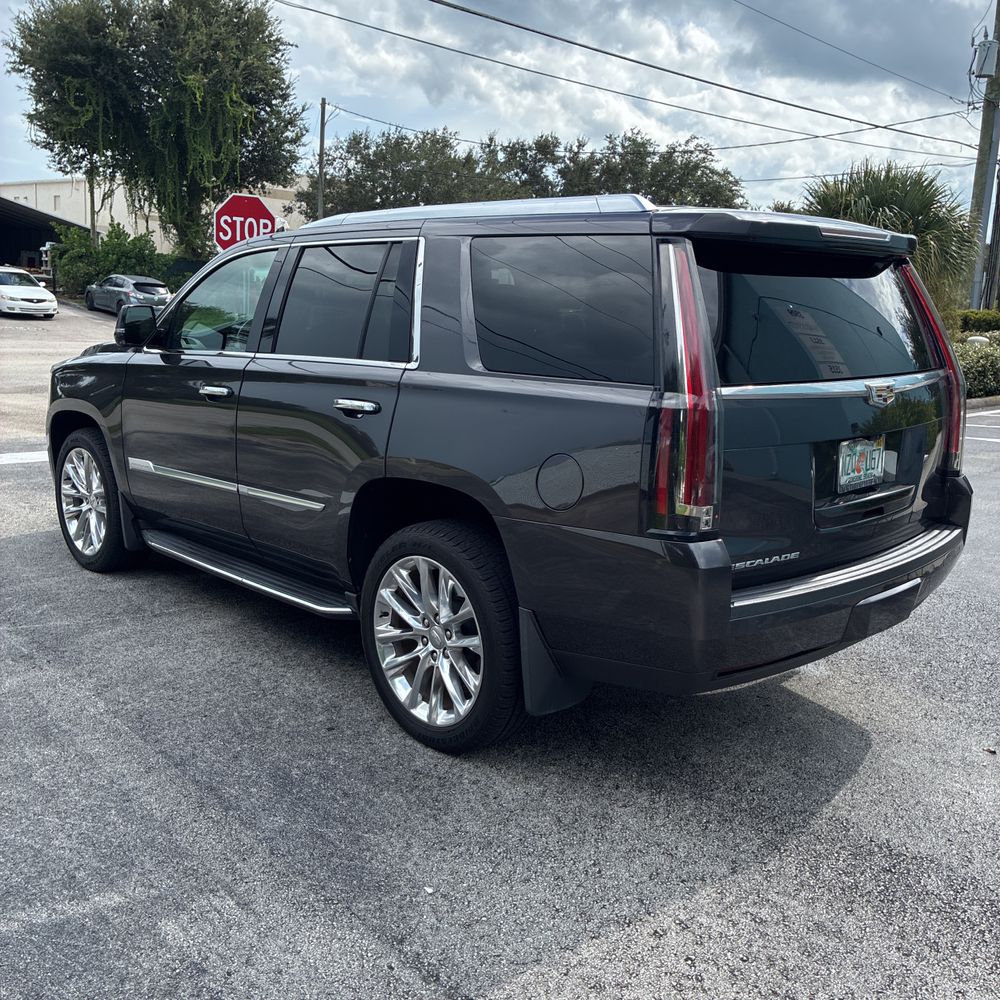 2018 Cadillac Escalade Luxury