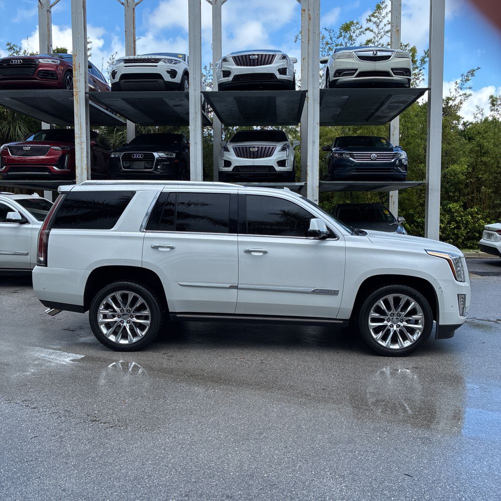 2020 Cadillac Escalade Premium Luxury