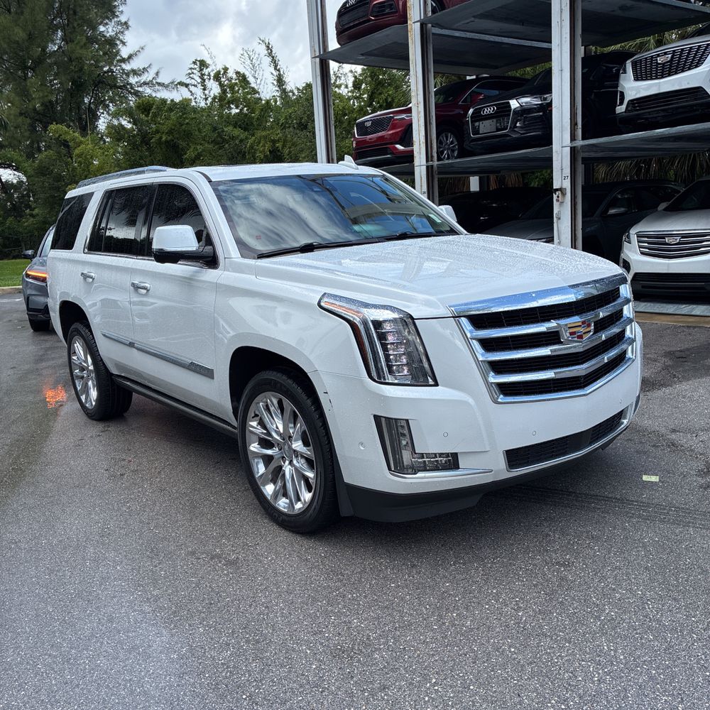 2020 Cadillac Escalade Premium Luxury