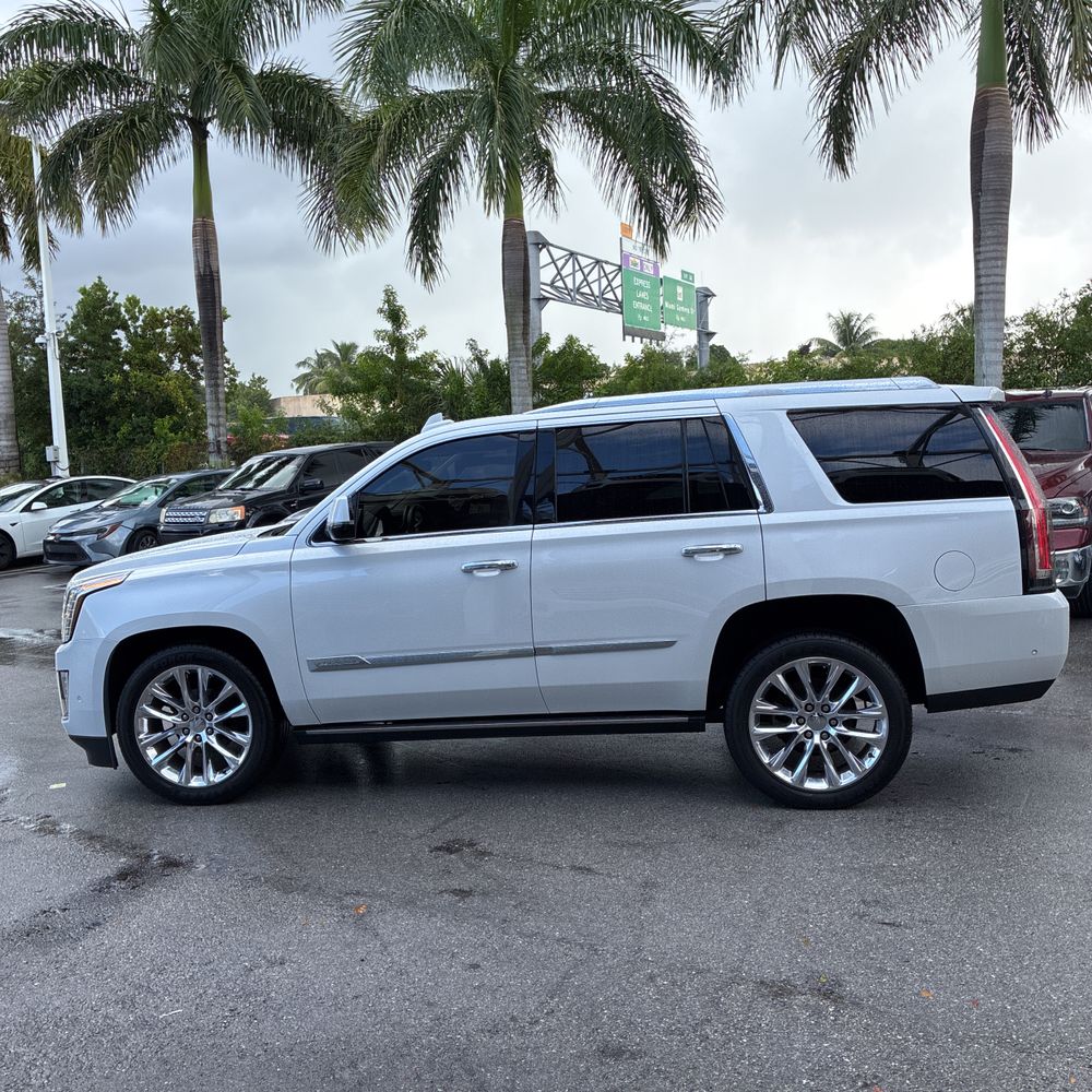 2020 Cadillac Escalade Premium Luxury