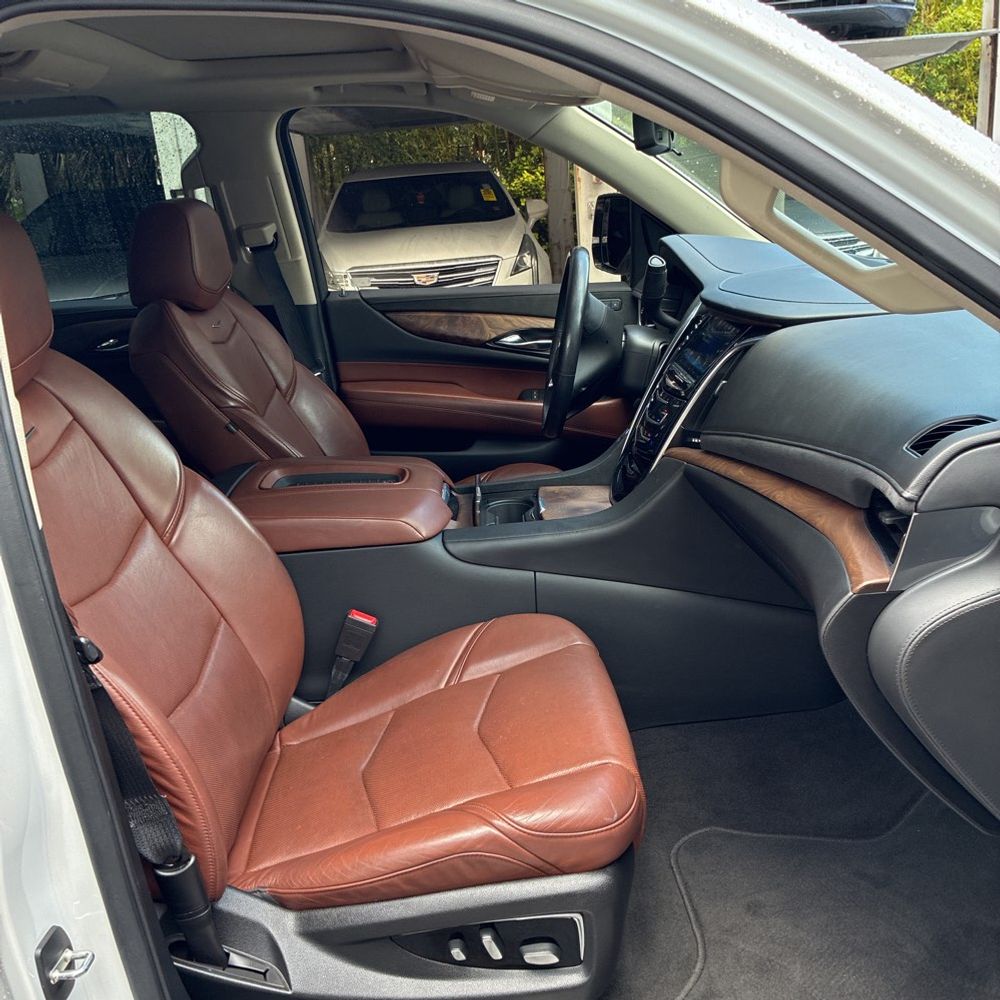 2020 Cadillac Escalade Premium Luxury