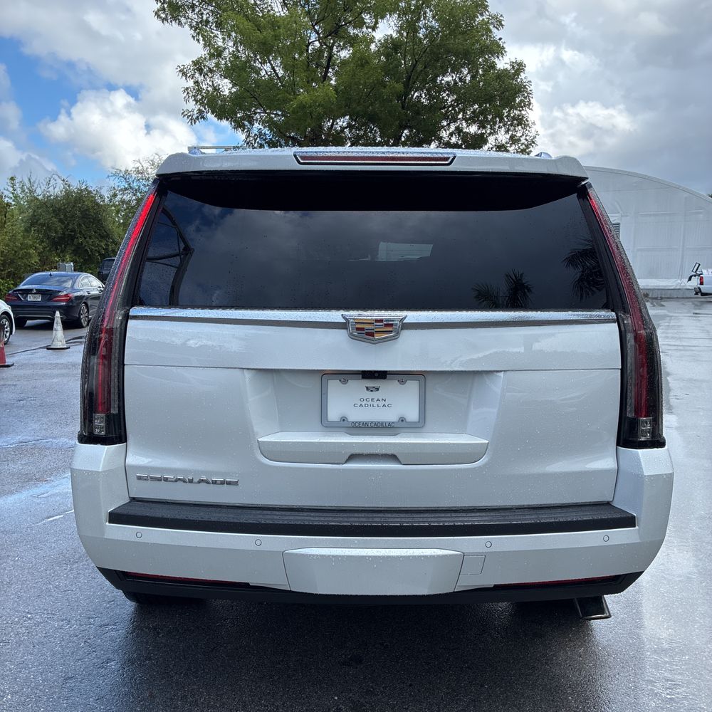 2020 Cadillac Escalade Premium Luxury