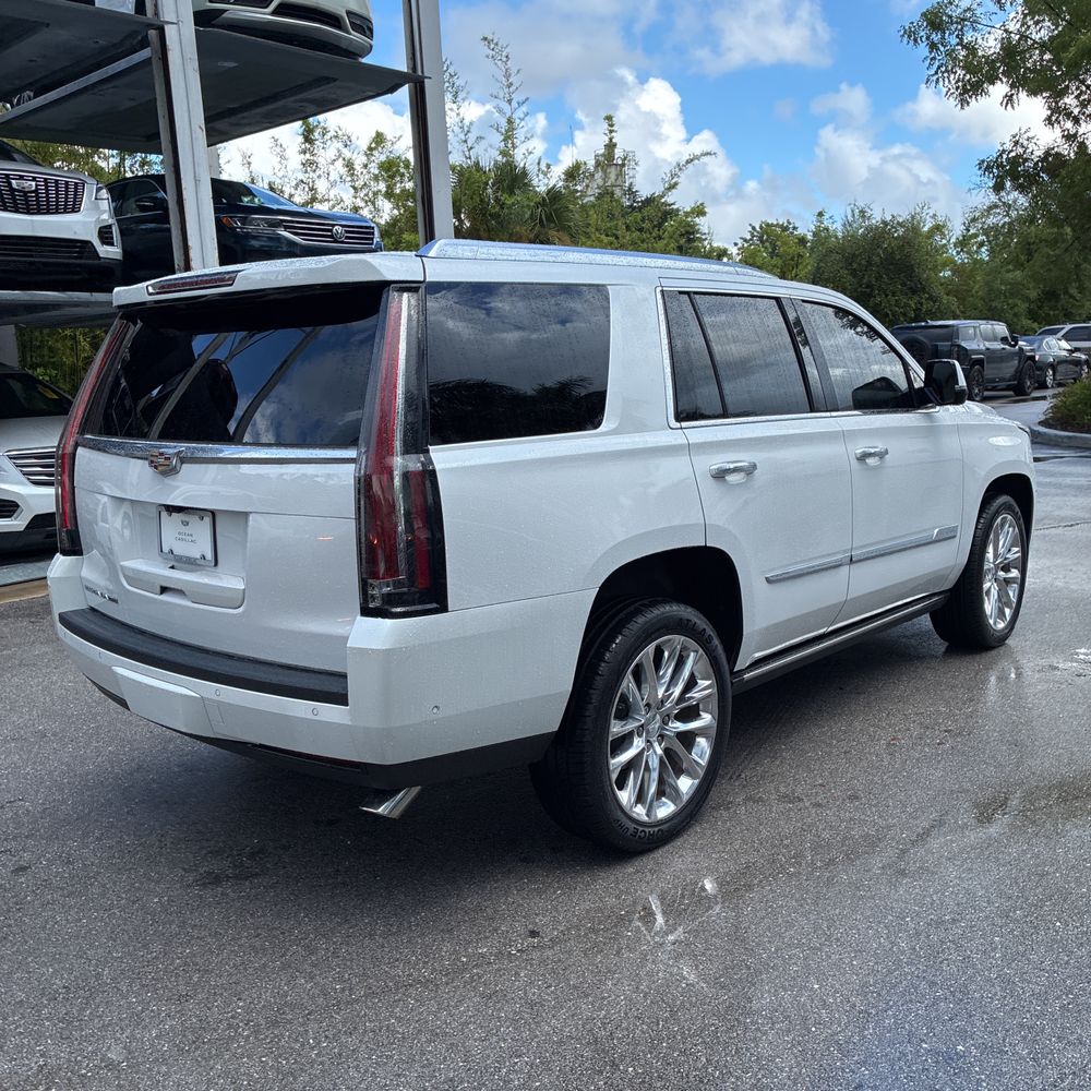 2020 Cadillac Escalade Premium Luxury