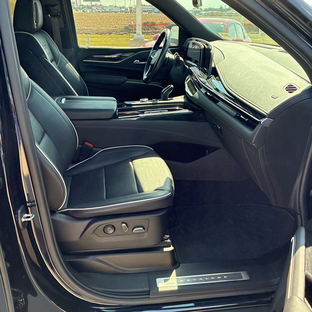 2022 Cadillac Escalade Sport