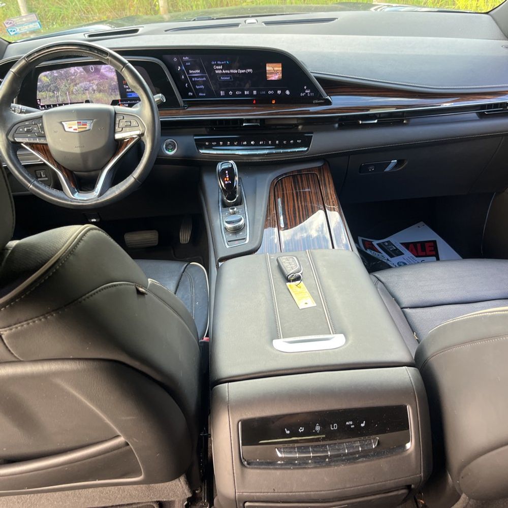 2023 Cadillac Escalade ESV Premium Luxury
