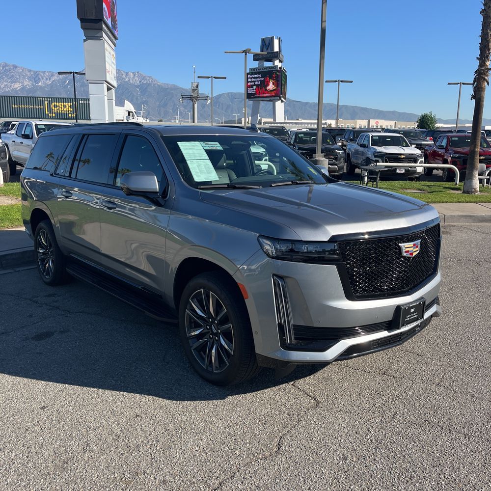 2024 Cadillac Escalade ESV Sport