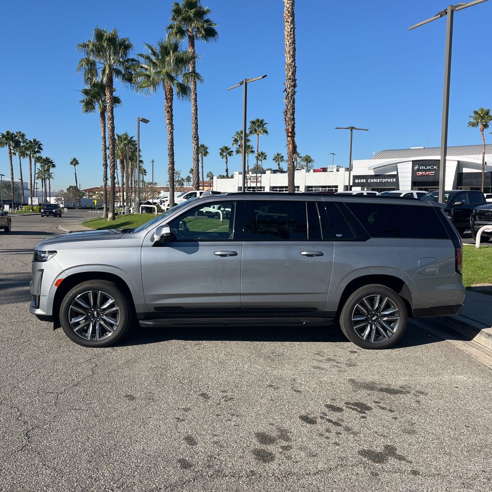 2024 Cadillac Escalade ESV Sport