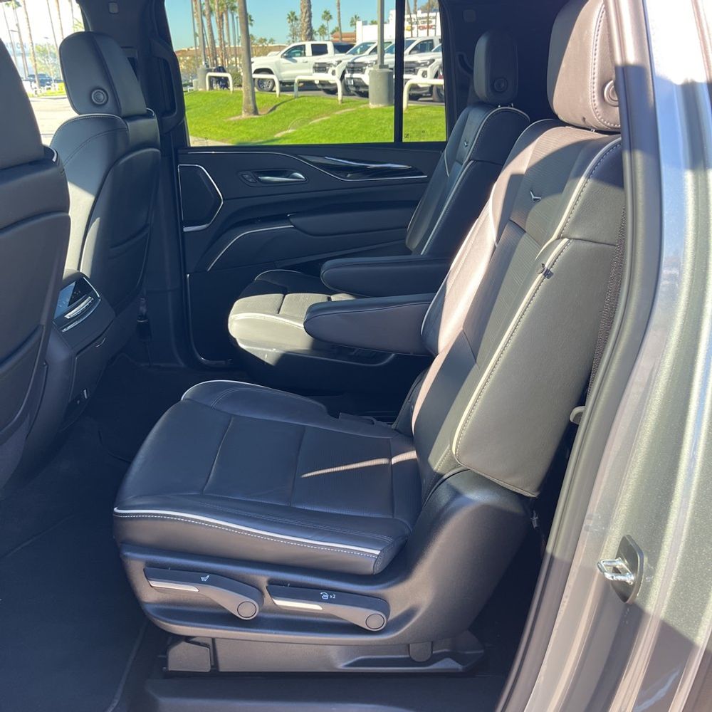 2024 Cadillac Escalade ESV Sport