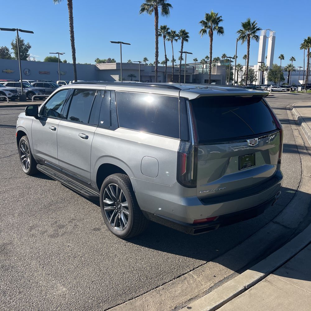 2024 Cadillac Escalade ESV Sport