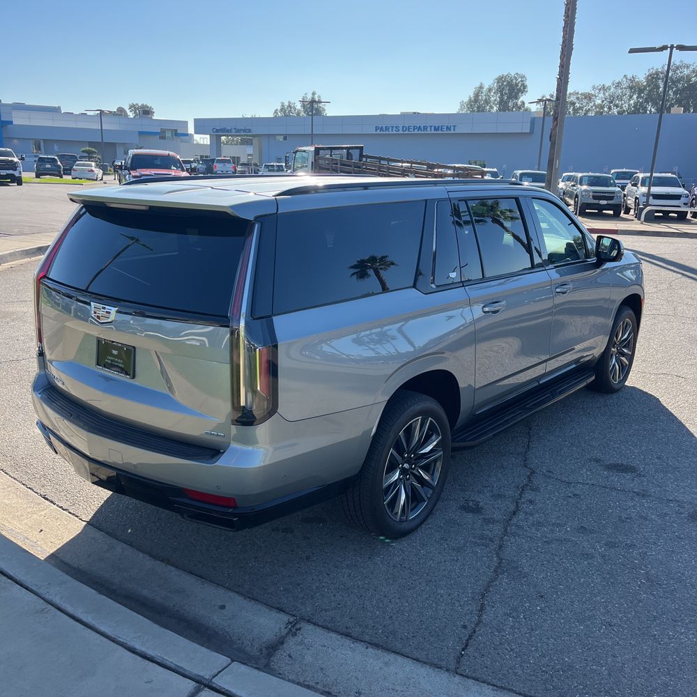2024 Cadillac Escalade ESV Sport