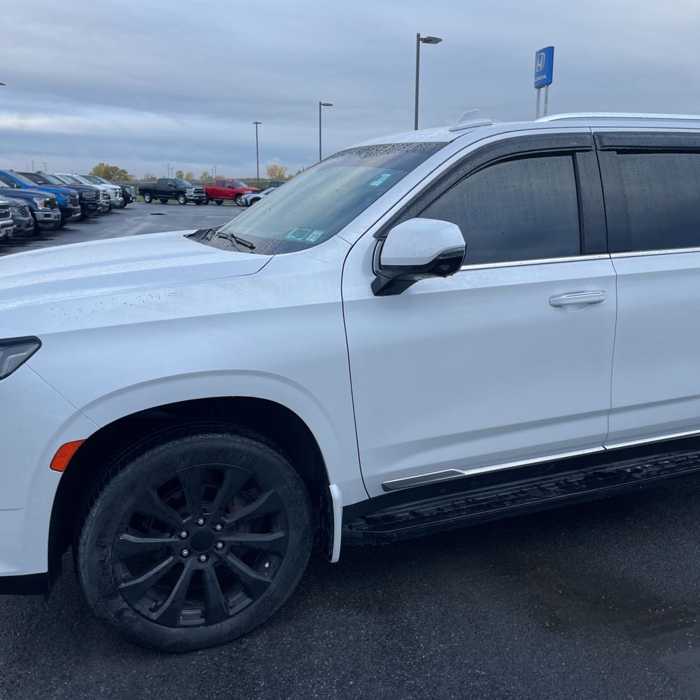 2022 Cadillac Escalade Luxury