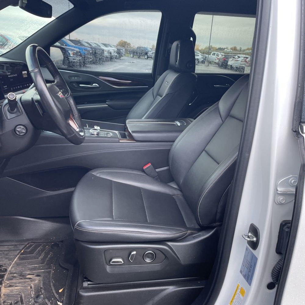 2022 Cadillac Escalade Luxury