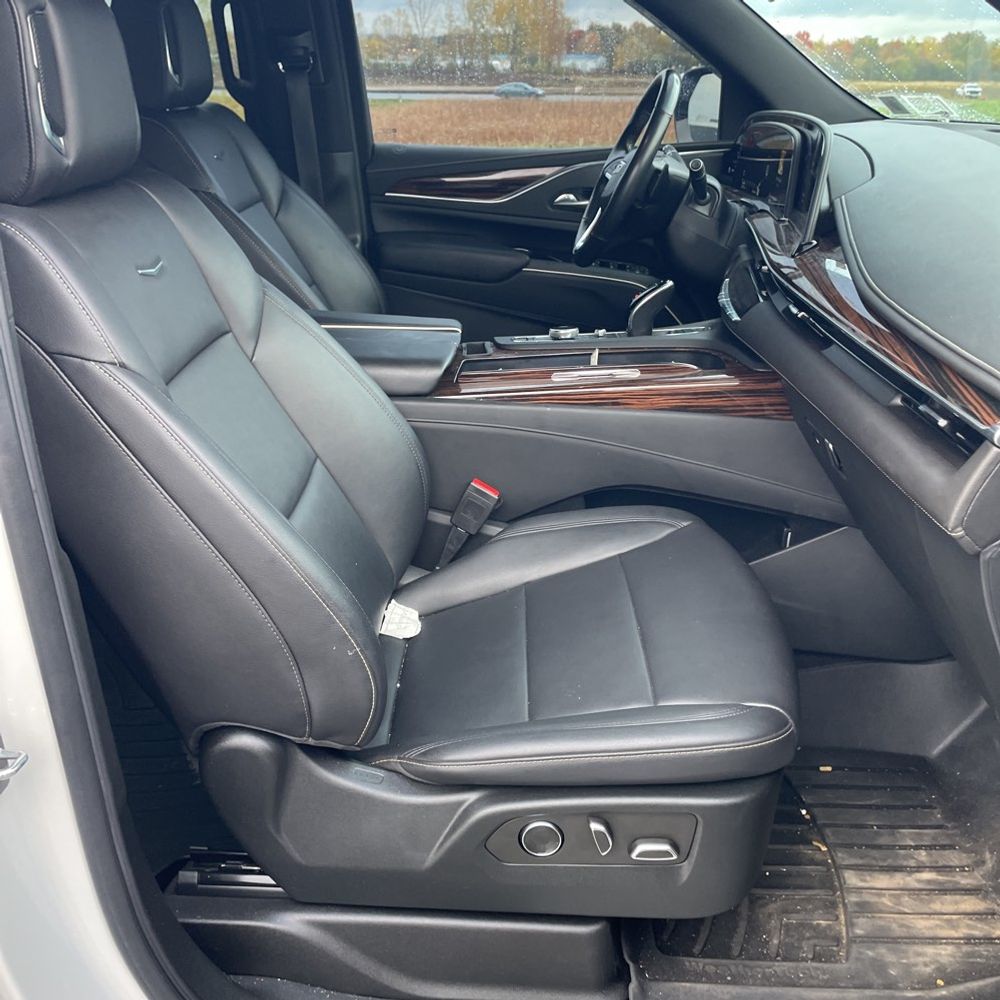 2022 Cadillac Escalade Luxury