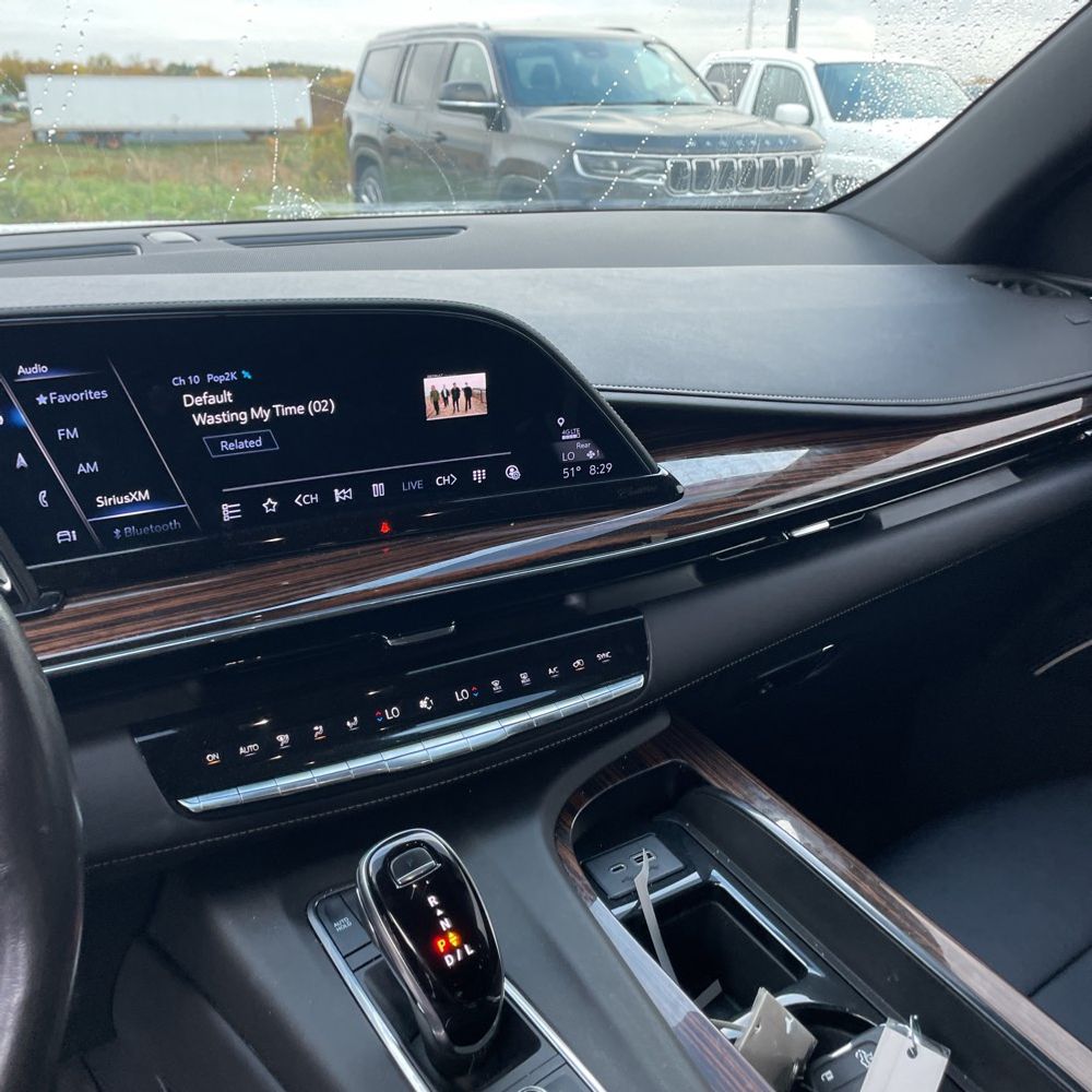 2022 Cadillac Escalade Luxury