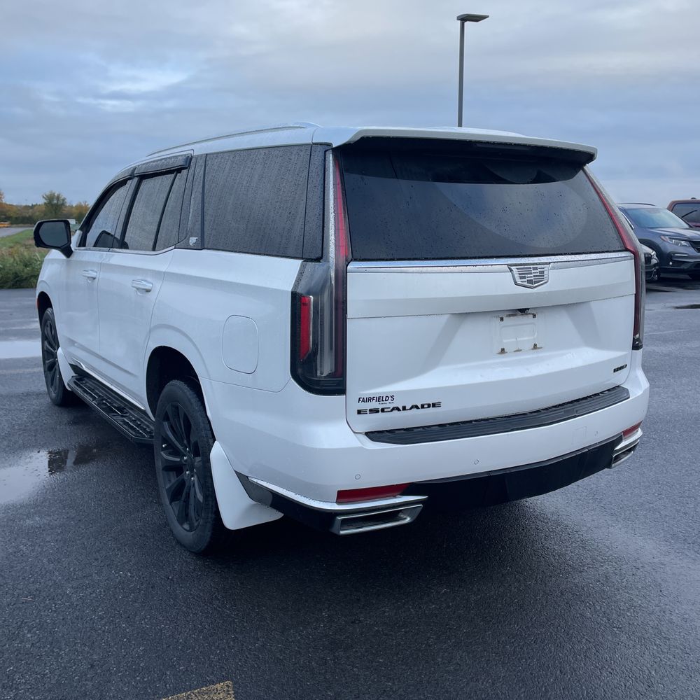 2022 Cadillac Escalade Luxury