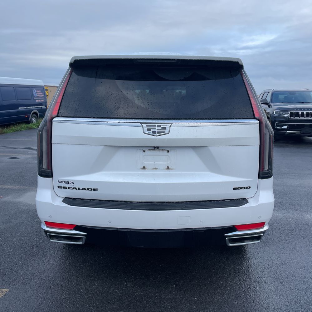 2022 Cadillac Escalade Luxury