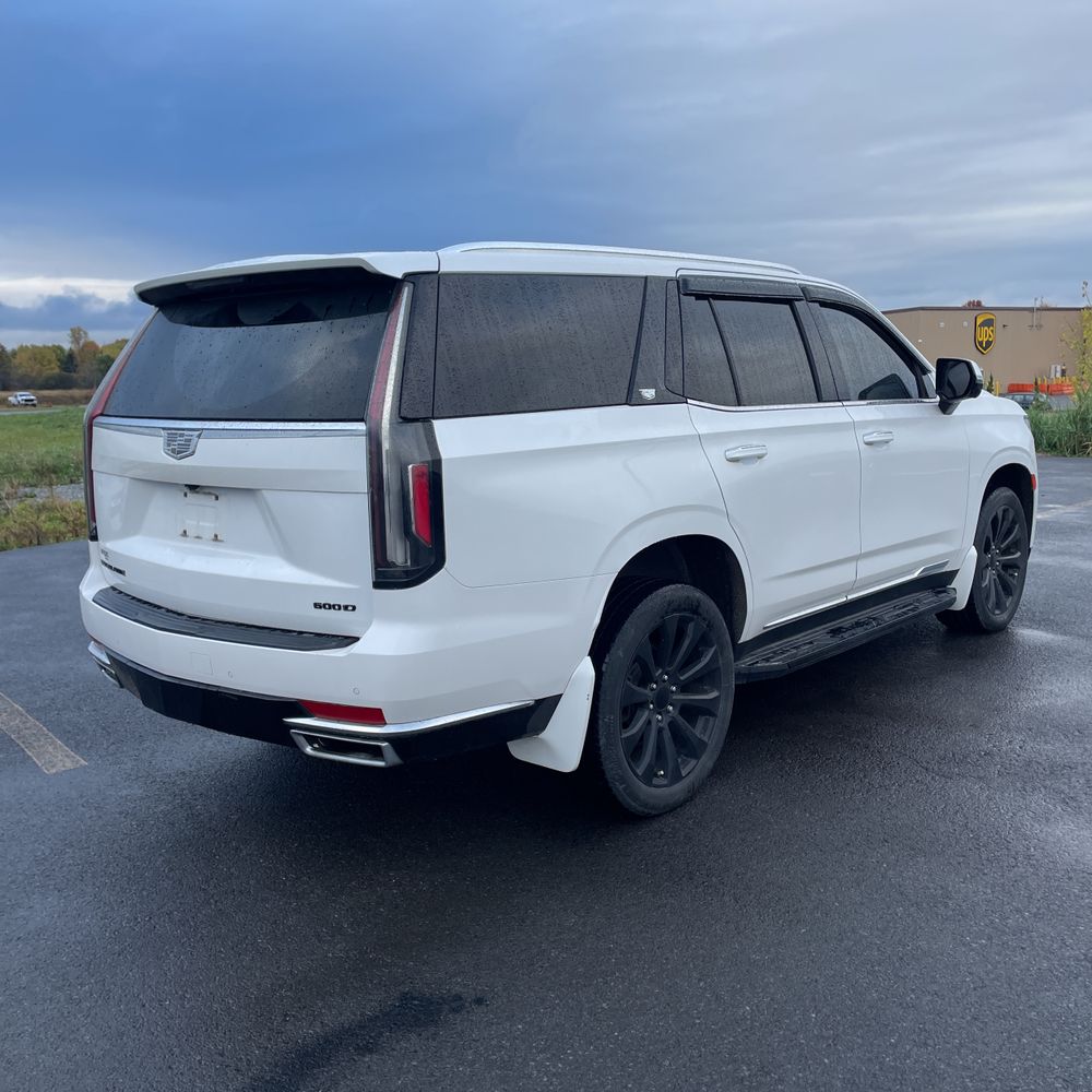 2022 Cadillac Escalade Luxury