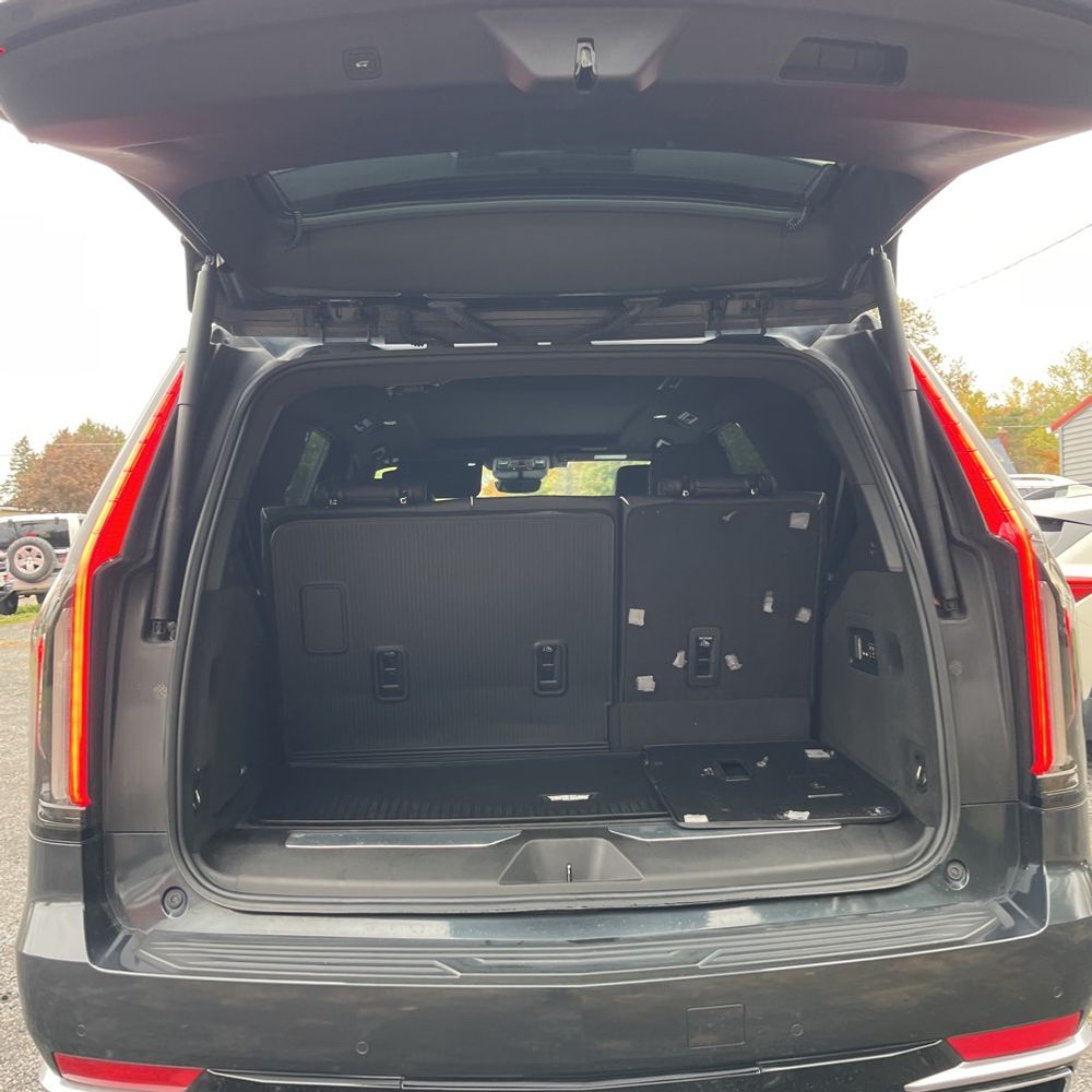 2022 Cadillac Escalade Premium Luxury