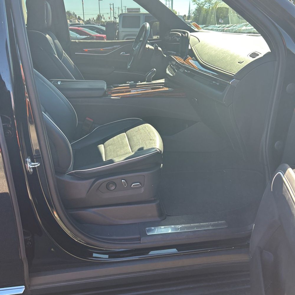 2023 Cadillac Escalade Premium Luxury