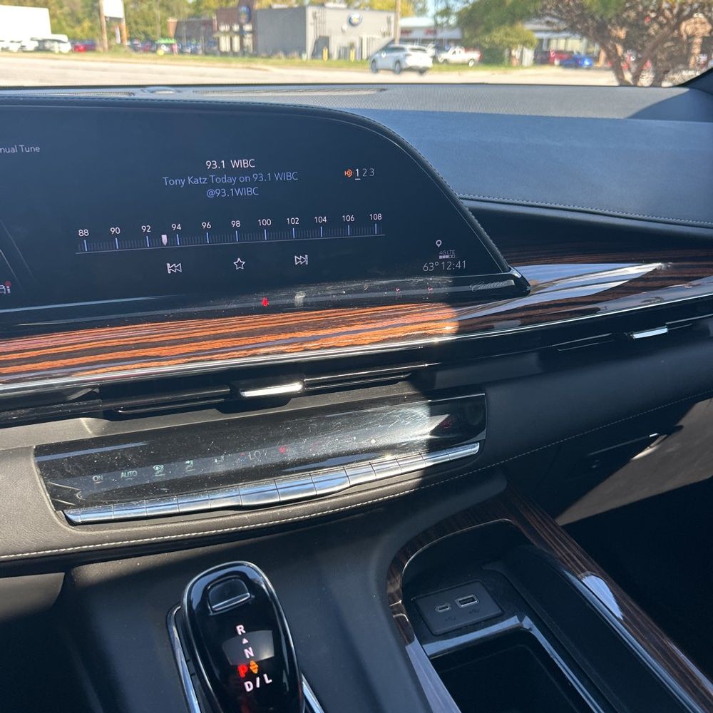 2023 Cadillac Escalade Premium Luxury