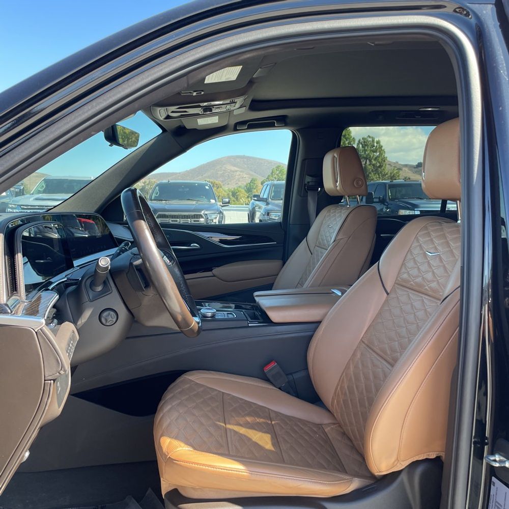 2022 Cadillac Escalade Premium Luxury