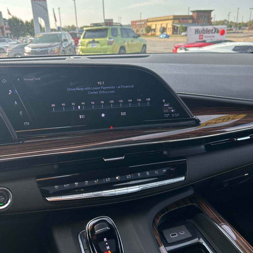 2024 Cadillac Escalade Premium Luxury