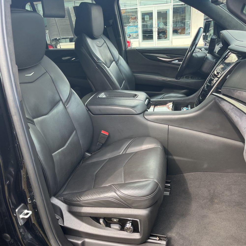 2019 Cadillac Escalade Platinum