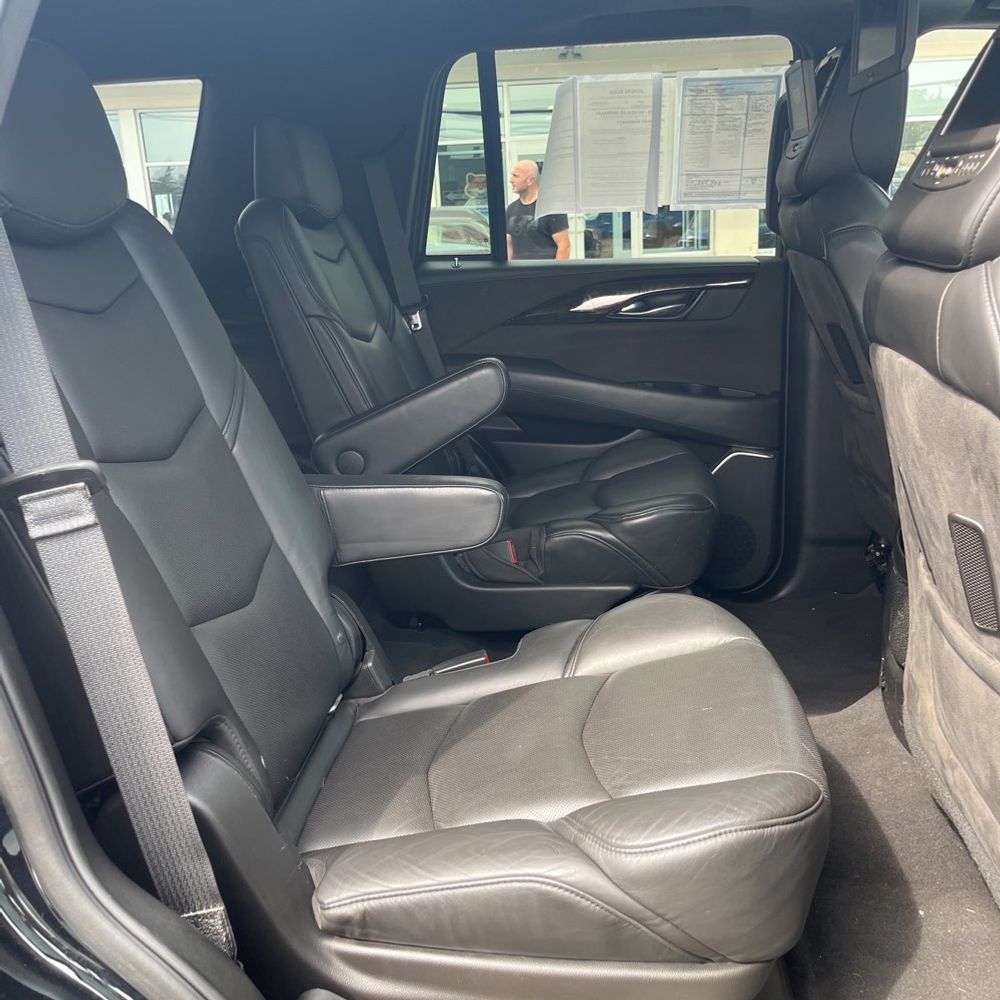 2019 Cadillac Escalade Platinum