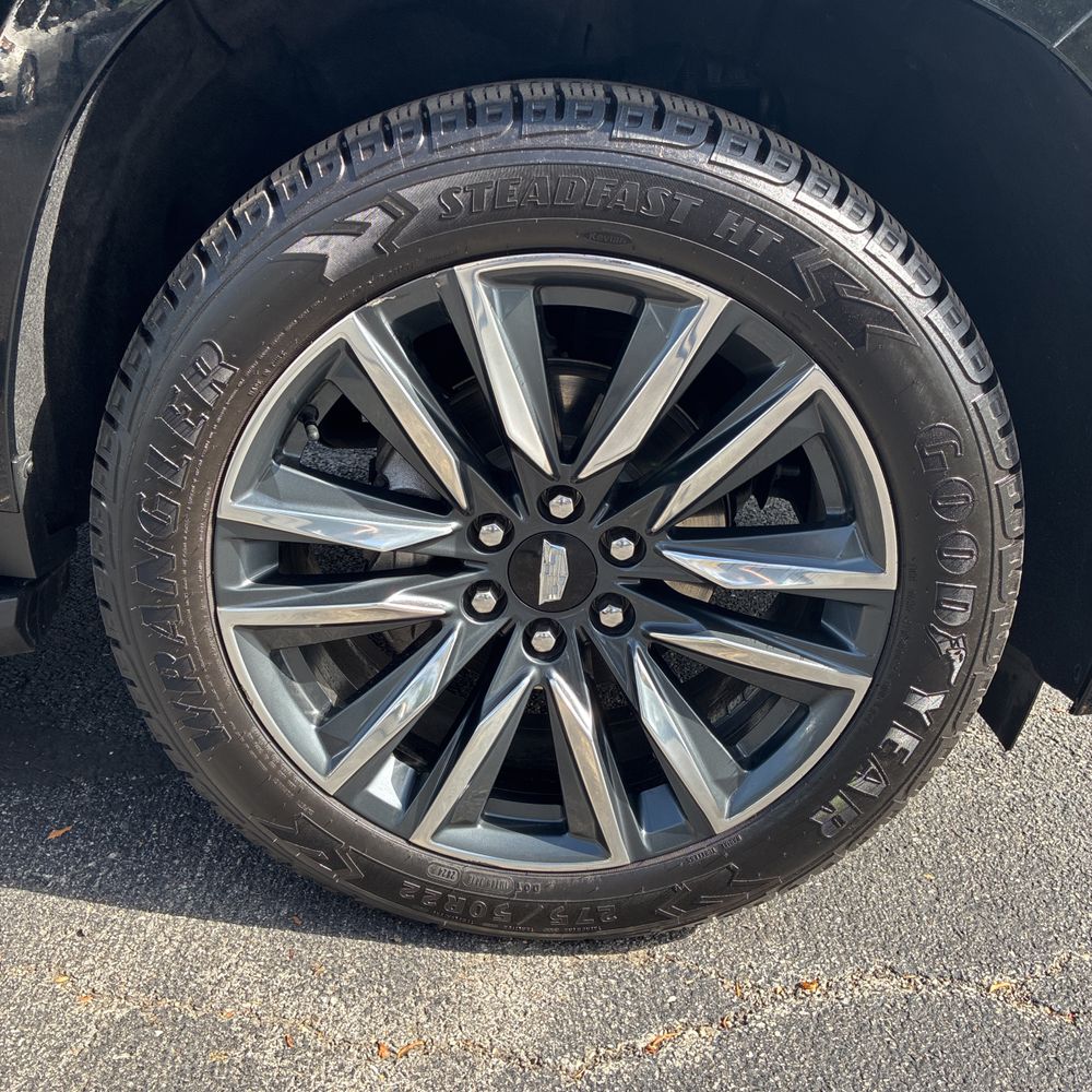 2023 Cadillac Escalade Sport