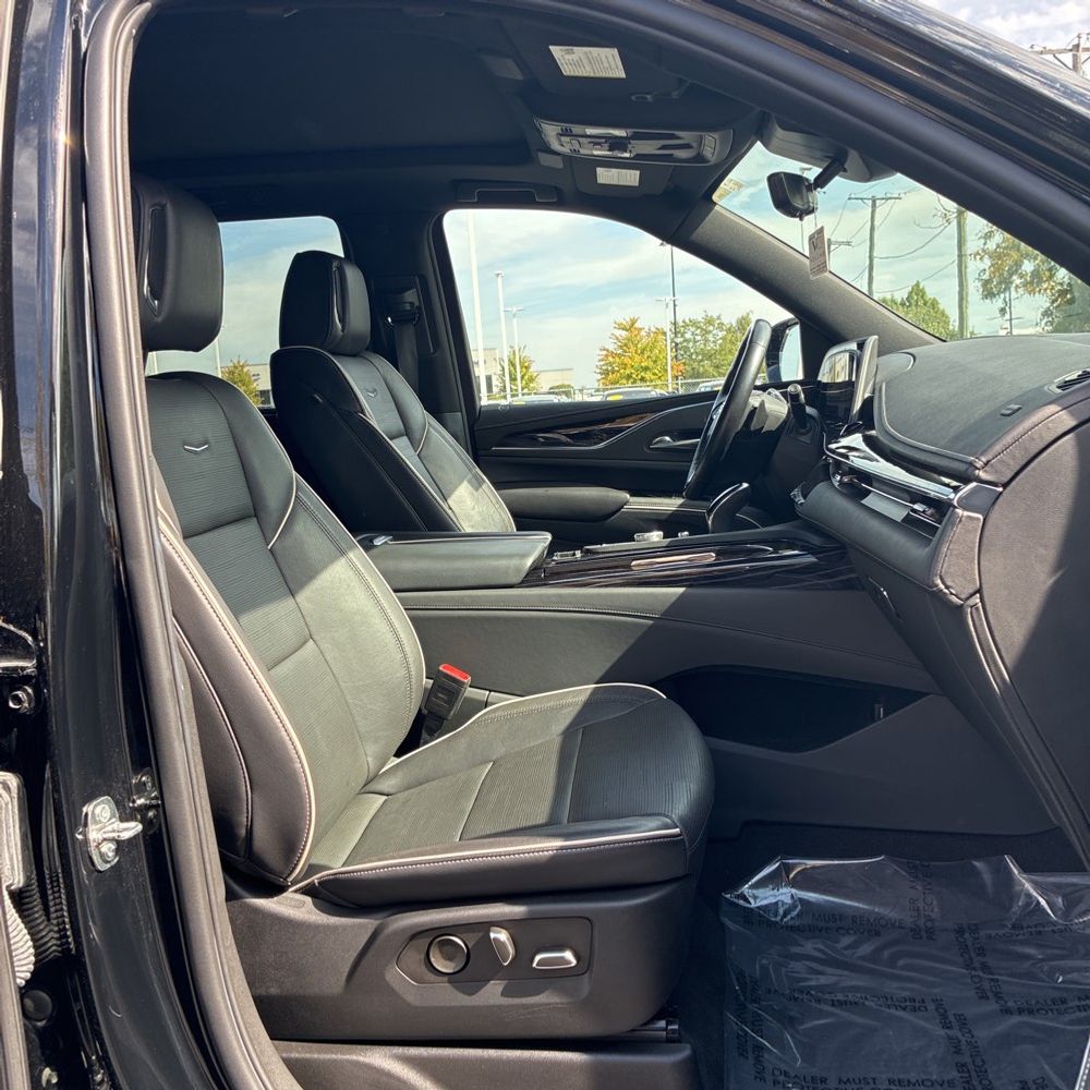 2023 Cadillac Escalade Sport