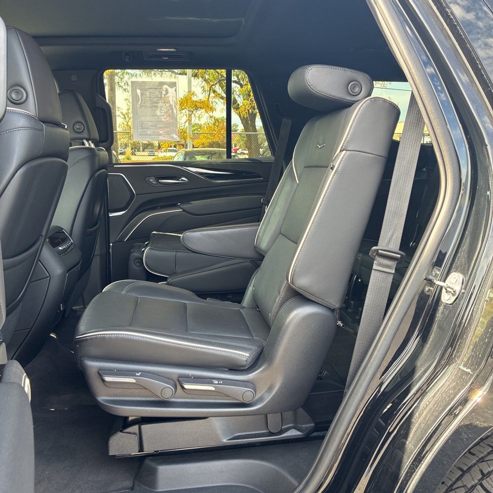 2023 Cadillac Escalade Sport