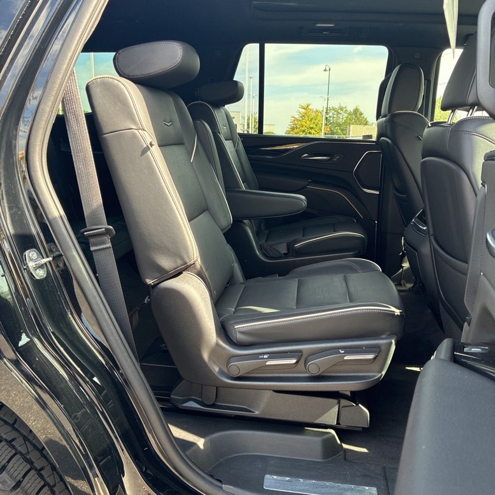 2023 Cadillac Escalade Sport