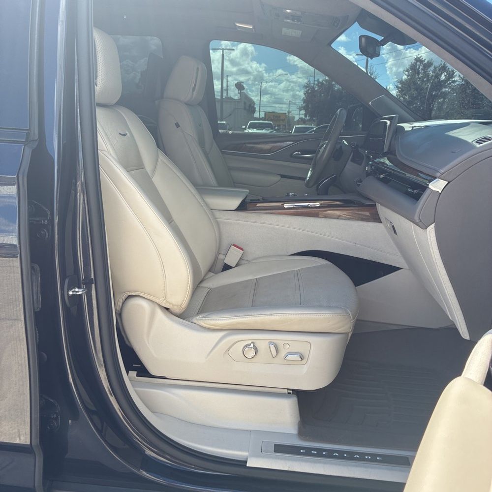 2023 Cadillac Escalade Sport Platinum